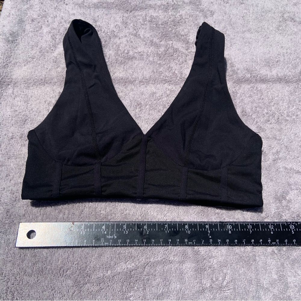 XS Meshki Black V neck bra top crop